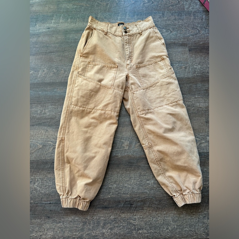 BDG Urban Outfitters Khaki Cargo Pants Sz Sm with Elastic Waist and Cuffs